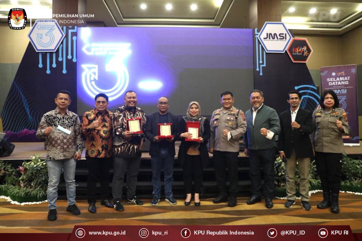 KPU_ID's tweet photo. yang nantinya akan dikonsultasikan dengan DPR RI bersama pemerintah. Dalam kesempatan ini juga Betty menekankan bahwa Pemilu Serentak Tahun 2024 tetap dilaksanakan 14 Februari 2024 sebagaimana bunyi peraturan perundang-undangan. https://t.co/yv10I5d4DC