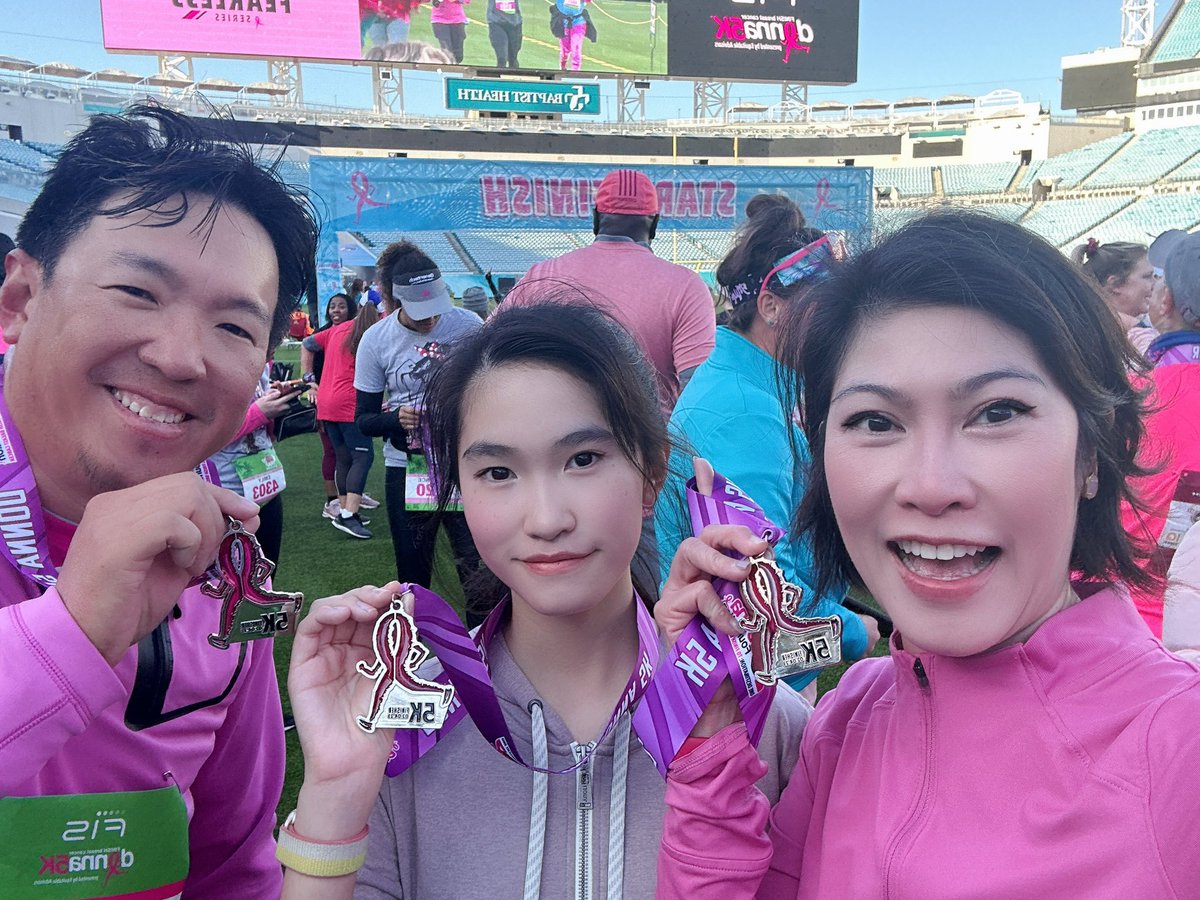 What a great success this past weekend at the Donna National Half Marathon to Finish Breast Cancer! 🎉 #runDONNA We all ran for the same goal to finish breast cancer once and for all! So many inspring stories which energize me to continue our research!