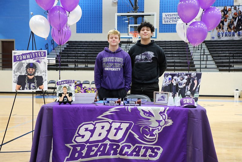 kdardenLV's tweet photo. Signing day! 💜🏈🖤                         Thank you to NISD, the coaches, and the teachers who supported Aaron and helped him achieve his goals. We can’t to watch him play as an SBU Bearcat! #RollCats #signingday2023 @AaronDarden7 @BNHSFOOTBALL09 @SBU_Football https://t.co/zqYIx0seMa