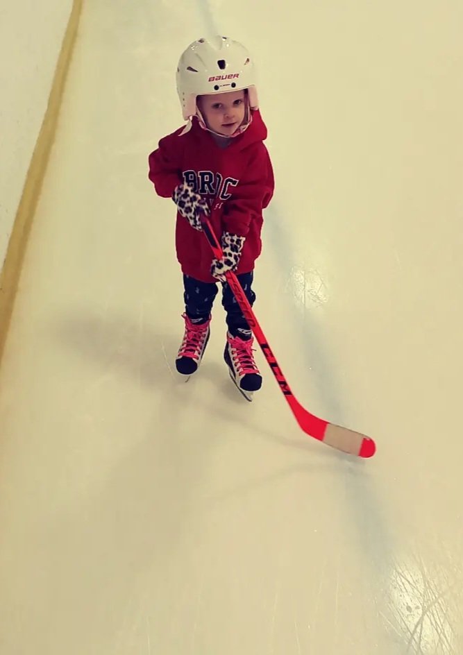 Mattjohnson790's tweet image. @BrockUniversity 
Can't get this little rink rat off the ice! 
She needs to have her twig everytime we come! 🤙🥰
#cantgetheroff
#3now
#15yearstilluniversity
#brockhockey
#keeptabsonoakland
#scolorahipinfuture
#wantsafterbreakfeasttoputgrafson
#grafhockey