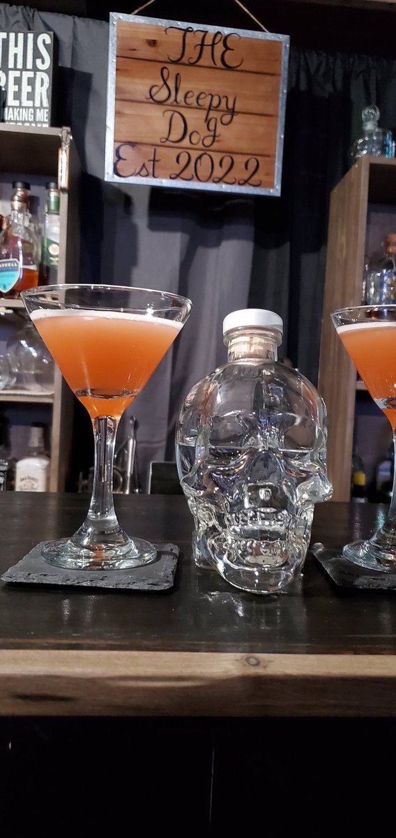 justjt419's tweet image. Tonight cocktail... Italian Surfer with a Russian Attitude. WTF?

1/2 oz Malibu rum
0.75 oz Pineapple Juice
0.75 oz Cranberry Juice
1/2 oz Amaretto
1 1/2 oz Vodka