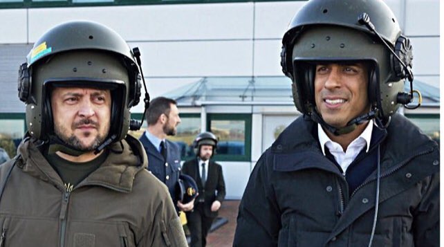 JamesMelville's tweet photo. The new Top Gun movie looks a bit shit. https://t.co/ryO4vnV0lE