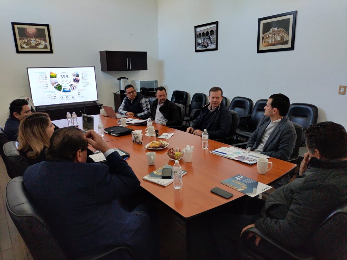 Sostuvimos una reunión con el coordinador general de gestion  gubernmental del Estado Jesús Salazar Ibarra y su equipo, donde explicamos como funciona el CODEDUR, en que estamos trabajando, y los principales logros.