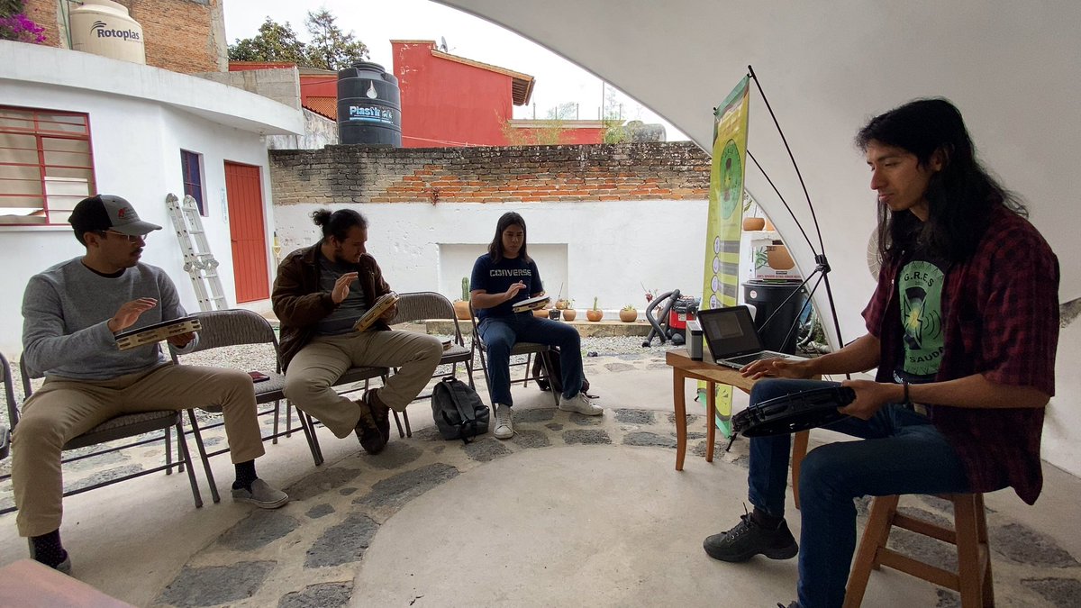 EstacionSaudade's tweet photo. Ya arrancamos con el Taller de pandeiro 2023!!! 🇧🇷 

Aún puedes inscribirte. Mándanos mensaje ✉️

#fazendosambalivremente 
#gresestacionsaudade #estacionsaudade #samba #contemporaneateam #pandeiro #Mexico #Xalapa https://t.co/RshFpKzhAn