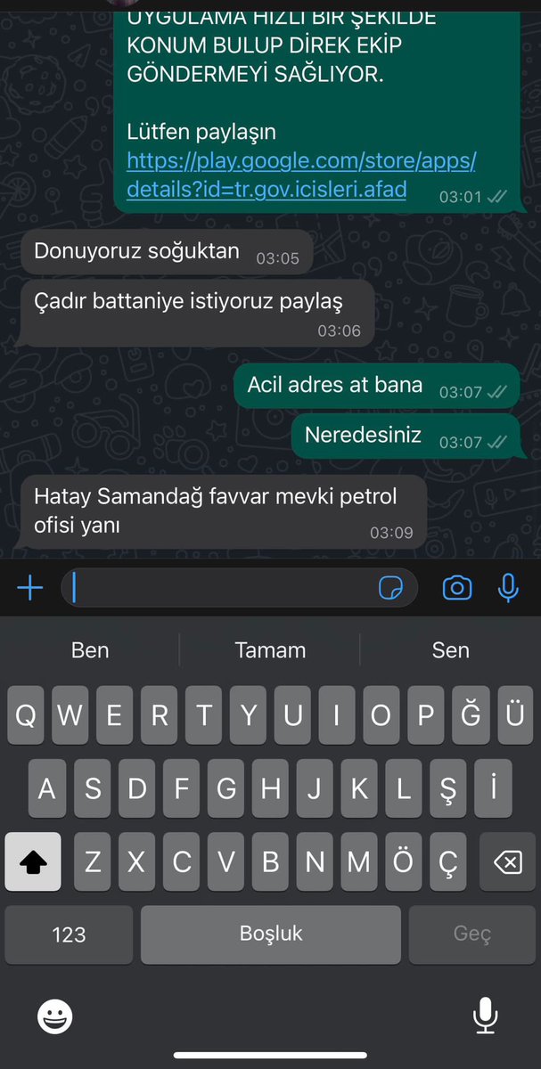Feridekudus's tweet photo. Acil arkadaşlarımızdan mesaj geldii yardımcı olacak varsa baksın adres :hatay samandağ favvar mevki petrol ofisi yanı çadır lazım yemek lazım https://t.co/gybIeDwY57