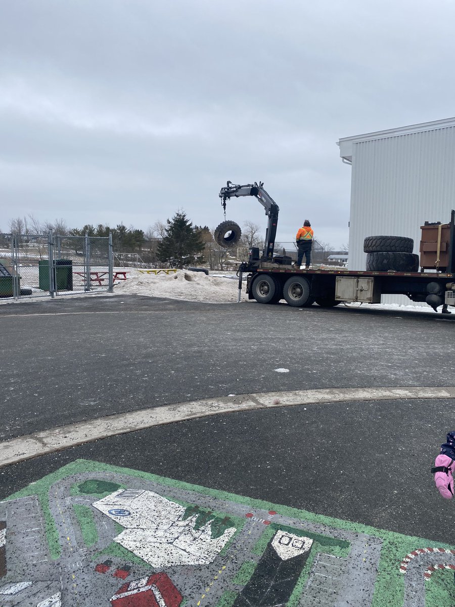 landry71's tweet photo. We have such an amazing community. These big tires were donated to our program. The children LOVED climbing!  @DSES_school @HRCE_NS #community #riskyplay #outsideplay #nspreprimary https://t.co/6LsY8hXhMN