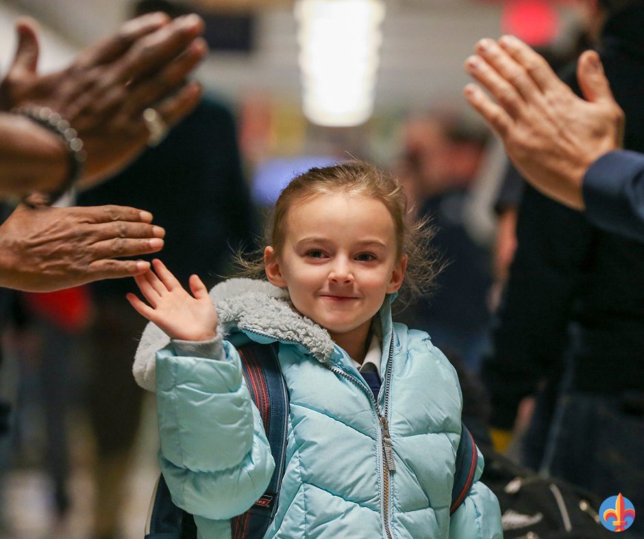 It was a big day at <a href="/rutherfordjcps/">Rutherford Elem</a>!

#FlashDads, men from across the community, including firefighters and Black #fraternity members, gathered to greet students entering the school to give them positive affirmation to start the day. <a href="/JCPSKY/">JCPS</a>

For more: bit.ly/3I68Ubv