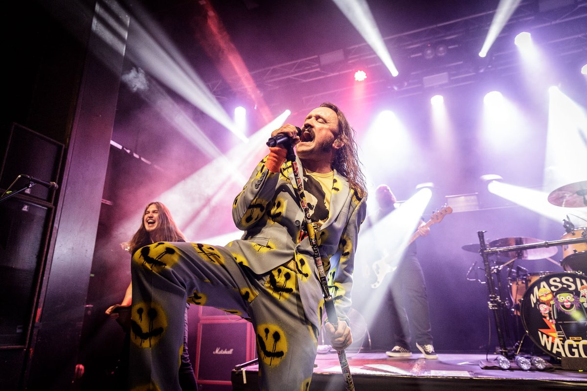 VanzigMoshPit's tweet photo. I choose Triggered! over House of Noise. @MassiveWagons  is wearing all of the same influences, but with more of a party vibe, slightly more aggressive &amp; musicality is pushed further. Full Content -> https://t.co/SqQVvvJokw #vanzignation #hardrock #thewildhearts #thedarkness https://t.co/JNuBxie195