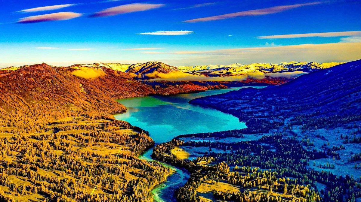 EXinjiang's tweet image. 🏔️☀️🏞️
When the morning fog lifts, the quiet #Kanas comes into view, a vast expanse of blue water flowing quietly, #snowcappedmountains, #forests, #lakes and #grasslands reflecting each other! 

#Xinjiang #China #travel #nature #picture #photo #scenery #beauty