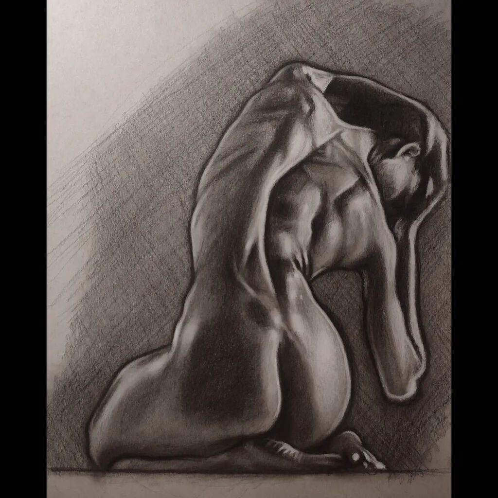 kuro1ne's tweet photo. #charcoaldrawing #drawing #art #sketch #scetchbook #carboncillo #arte https://t.co/UIikzTdNQk