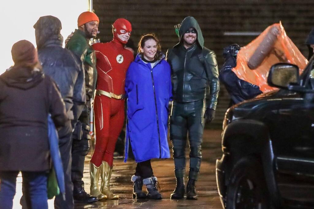 akf_mel's tweet photo. The Flash, tonight, first episode of the final season 🥺 I am so excited to get to watch it, even it is bittersweet. Let’s go for the last 13 episodes of the series! ⚡️⚡️⚡️ #TheFlash #TheFlashCast #TheFlashSeason9 #TheFlashFinalSeason #TeamFlash #BarryAllen #GrantGustin … https://t.co/qAoAJlG9oK