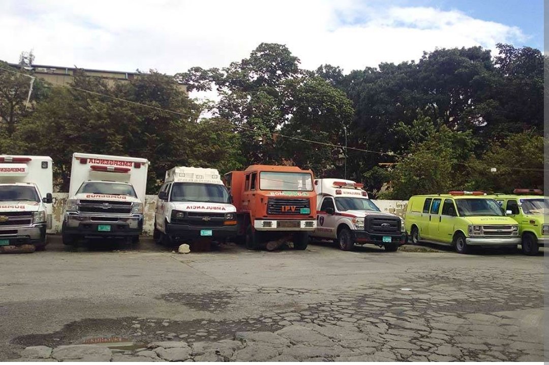 jesusniblanco's tweet photo. Hoy comienzo está campaña en favor de nuestro cuerpo de bomberos metropolitano de la sub-estaciones de la Urbina y Mariche  para que sean dotados de equipo y unidades para que puedan atender las emergencias. Dentro del municipio sucre del estado Miranda el llamado es ministro. https://t.co/B3lpbkRQ8v
