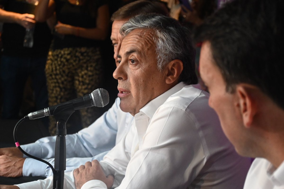 rufeilok's tweet photo. 🤝Acompañamos a @alfredocornejo en su lanzamiento como precandidato a Gobernador junto a @rodysuarez y @TadeoGZ. Hay equipo, experiencia y sobre todo un plan estratégico para seguir transformando Mendoza. 

#hACe
#CambiaMendoza https://t.co/Af05wFt6WH