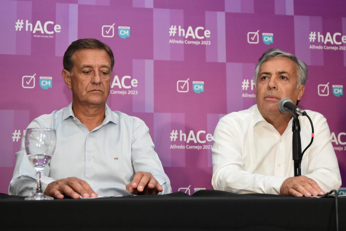 rufeilok's tweet photo. 🤝Acompañamos a @alfredocornejo en su lanzamiento como precandidato a Gobernador junto a @rodysuarez y @TadeoGZ. Hay equipo, experiencia y sobre todo un plan estratégico para seguir transformando Mendoza. 

#hACe
#CambiaMendoza https://t.co/Af05wFt6WH