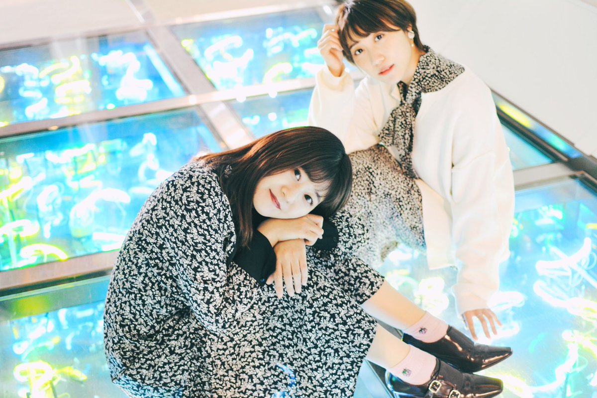 song_karin_'s tweet photo. Miou&amp;Karinユニットの雰囲気伝われっ🫶😌💕
路上ライブ2/12(日)17時半～市駅ロータリー前で予定してます🎤
ディナーライブのチケットも販売します♬.*ﾟ https://t.co/NKz7MxAKaW