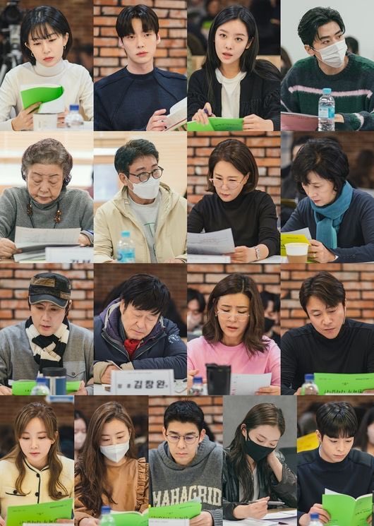 kdramacasting's tweet photo. KBS weekend drama <#TheRealOneHasAppeared> script reading, broadcast in March.

#BaekJinHee #AhnJaeHyun #ChaJooYoung #JungEuiJae #KangBuJa #HongYoSeob #ChaHwaYeon #KimHyeOk #KimChangWan #RyuJin #LeeKanHee #ChoiDaeChul #YoonJooHee #ChoiJaHye #KimSaKwon #YooJaeYi #ChoiYoonJe https://t.co/ORSm4ySUIe
