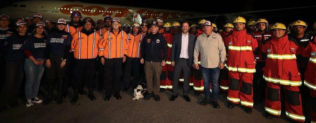 Con gran orgullo patriota Venezuela envía brigadistas, hombres y mujeres, a las hermanas naciones Siria y Türkiye. @NicolasMaduro @WBenavides_MRT Ver más detalles mppre.gob.ve/2023/02/08/ven… #PatriaGrandeEsCaribe #ComunaYProducción