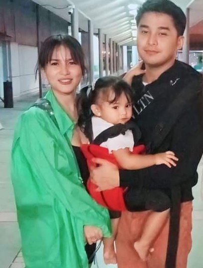 Mclisse74683141's tweet image. Mclisse spotted 🥰😍😍😍 with baby felize 🥰🤗❤️ sorry kay ate na crop sa pic ngeon lng kc ulit my pic cla as family ❤️ we love you mcfelisse forever 🤗🥰😍 miss namin kayo mcfelisse family  @ElisseJoson #mccoydeleon #felize 
@markdeleon77