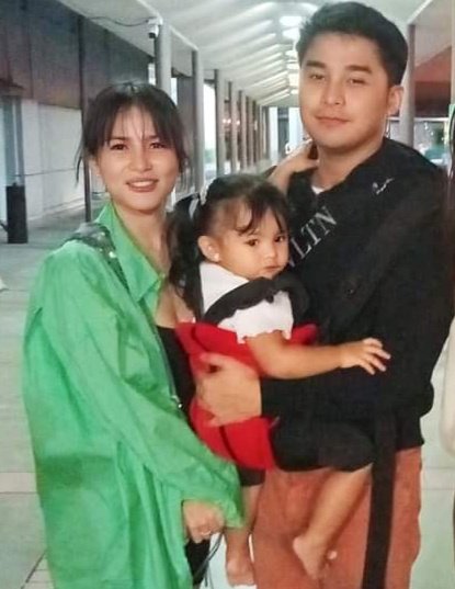Mclisse74683141's tweet image. Mclisse spotted 🥰😍😍😍 with baby felize 🥰🤗❤️ sorry kay ate na crop sa pic ngeon lng kc ulit my pic cla as family ❤️ we love you mcfelisse forever 🤗🥰😍 miss namin kayo mcfelisse family  @ElisseJoson #mccoydeleon #felize 
@markdeleon77