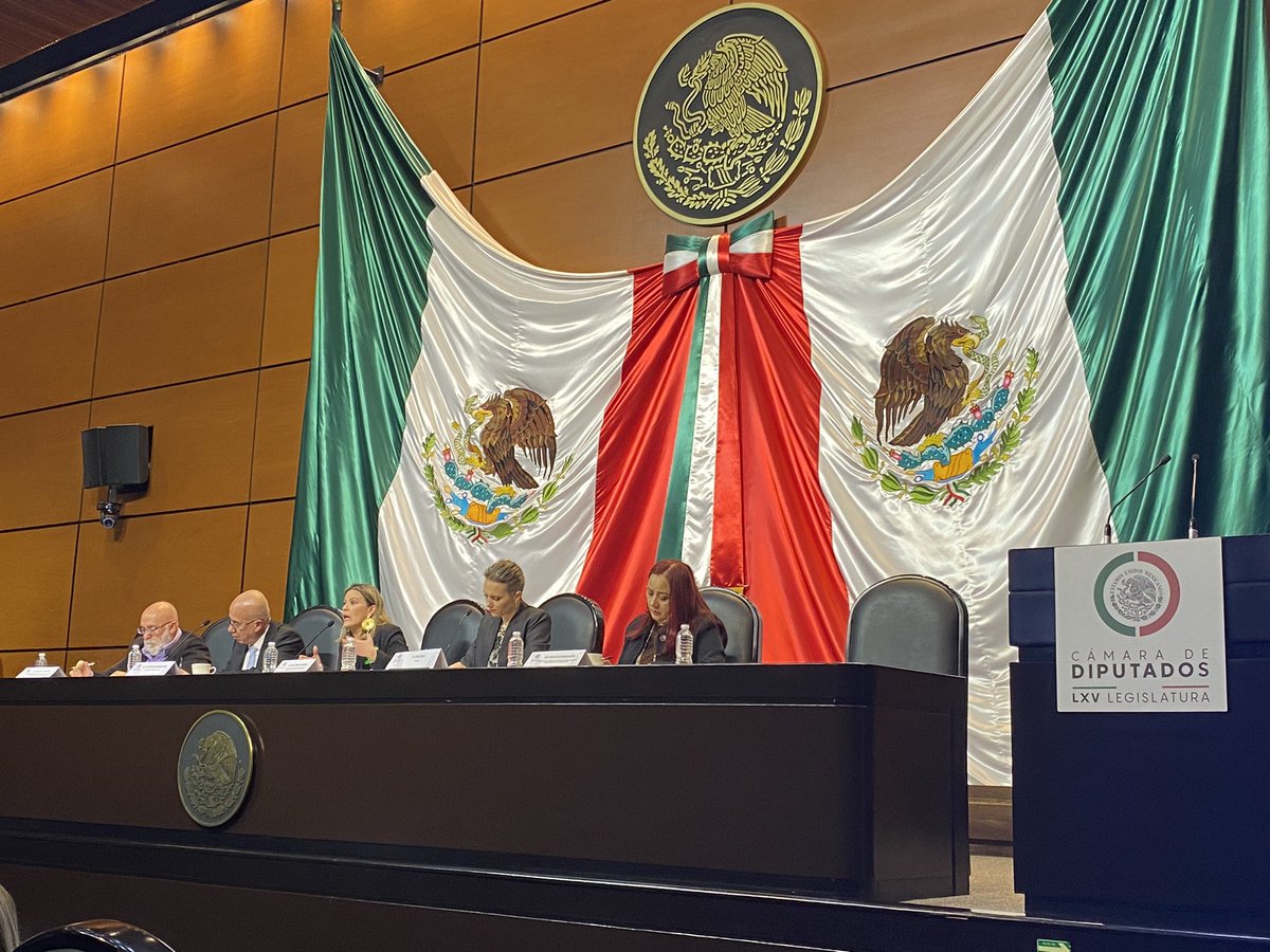 Hoy foro legislativo “Uso medicinal del cannabis” en <a href="/Mx_Diputados/">H. Cámara de Diputados</a> Se sigue discutiendo un tema ya regulando, lo que se necesita es que <a href="/COFEPRIS/">COFEPRIS</a> le responda a los pacientes y agilice el registro de productos terapéuticos para fácil acceso. #cannabismedicinal