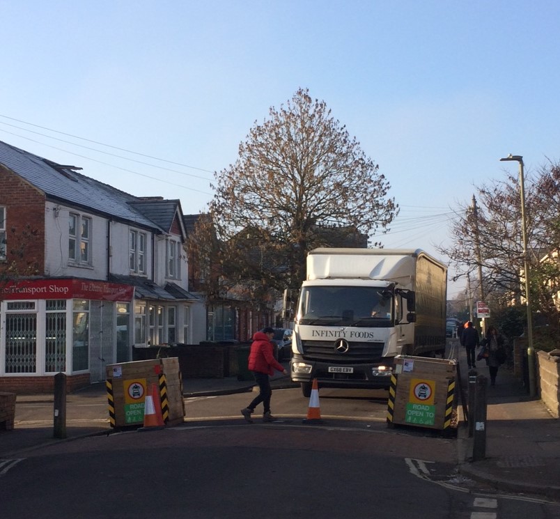 ClareFergusonOx's tweet photo. Hey @wildhoneylove, could you please ask drivers delivering to you to respect our Low Traffic Neighbourhoods? https://t.co/kCXj2ka1dG