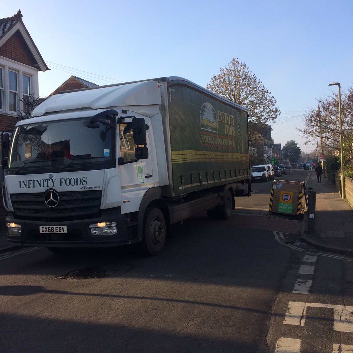 ClareFergusonOx's tweet photo. Hey @wildhoneylove, could you please ask drivers delivering to you to respect our Low Traffic Neighbourhoods? https://t.co/kCXj2ka1dG