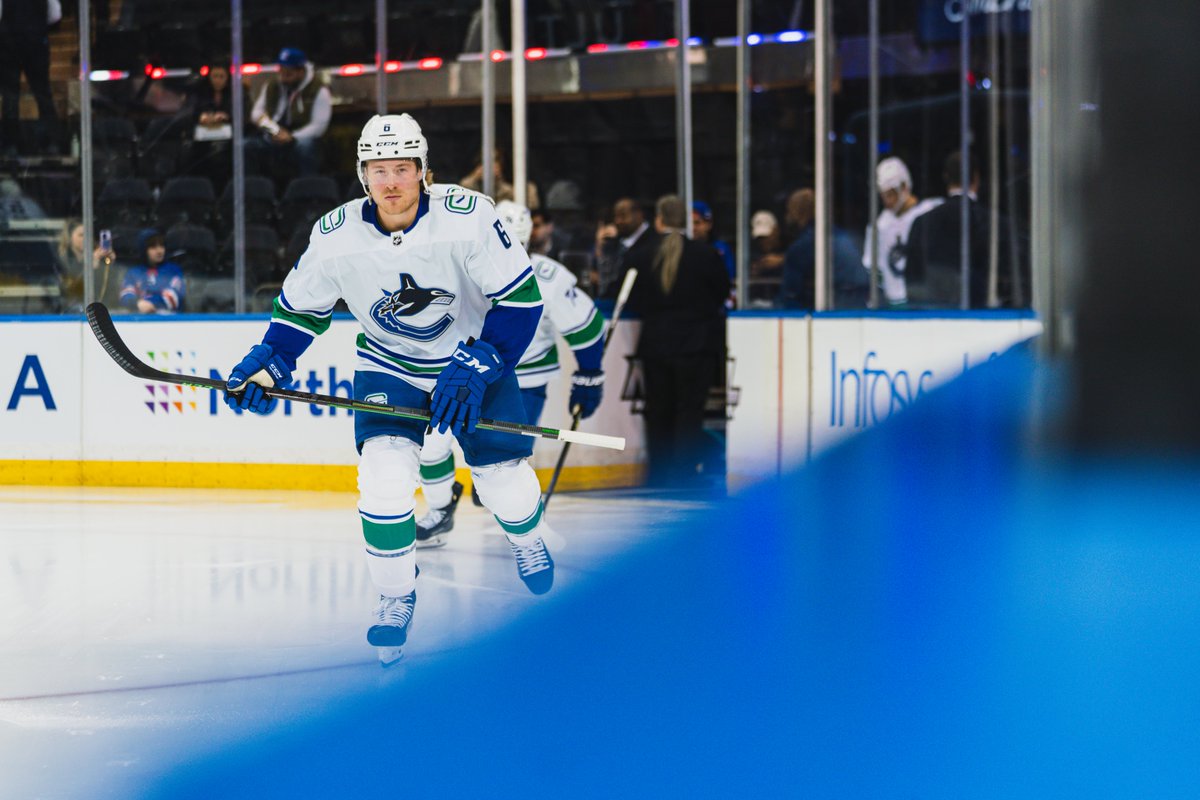 Canucks's tweet photo. Bright lights of MSG ✨ https://t.co/AXvwfU8Y15