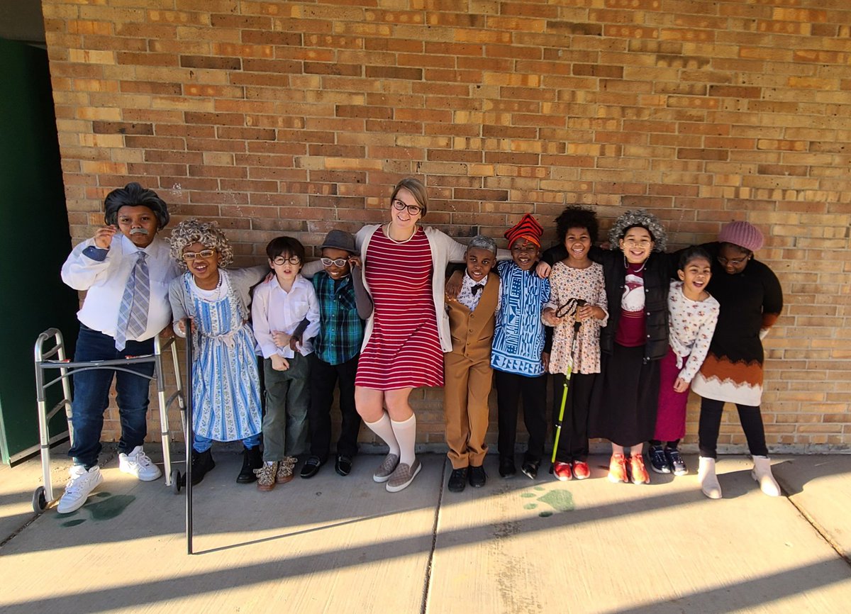 a_reid2's tweet photo. How can you not smile at this?! We made it 100 Days! https://t.co/d1qFX7sYNJ