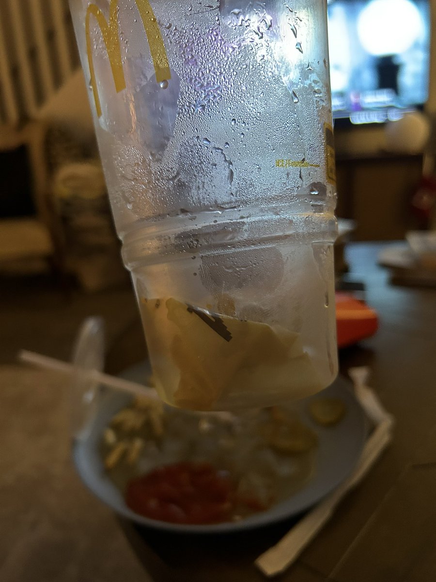 Gabby_Dunc's tweet photo. .@McDonalds got to the end of my drink and realized there was a receipt crumpled in the bottom…disgusted and scared 🥲 https://t.co/6hpLutWlkp