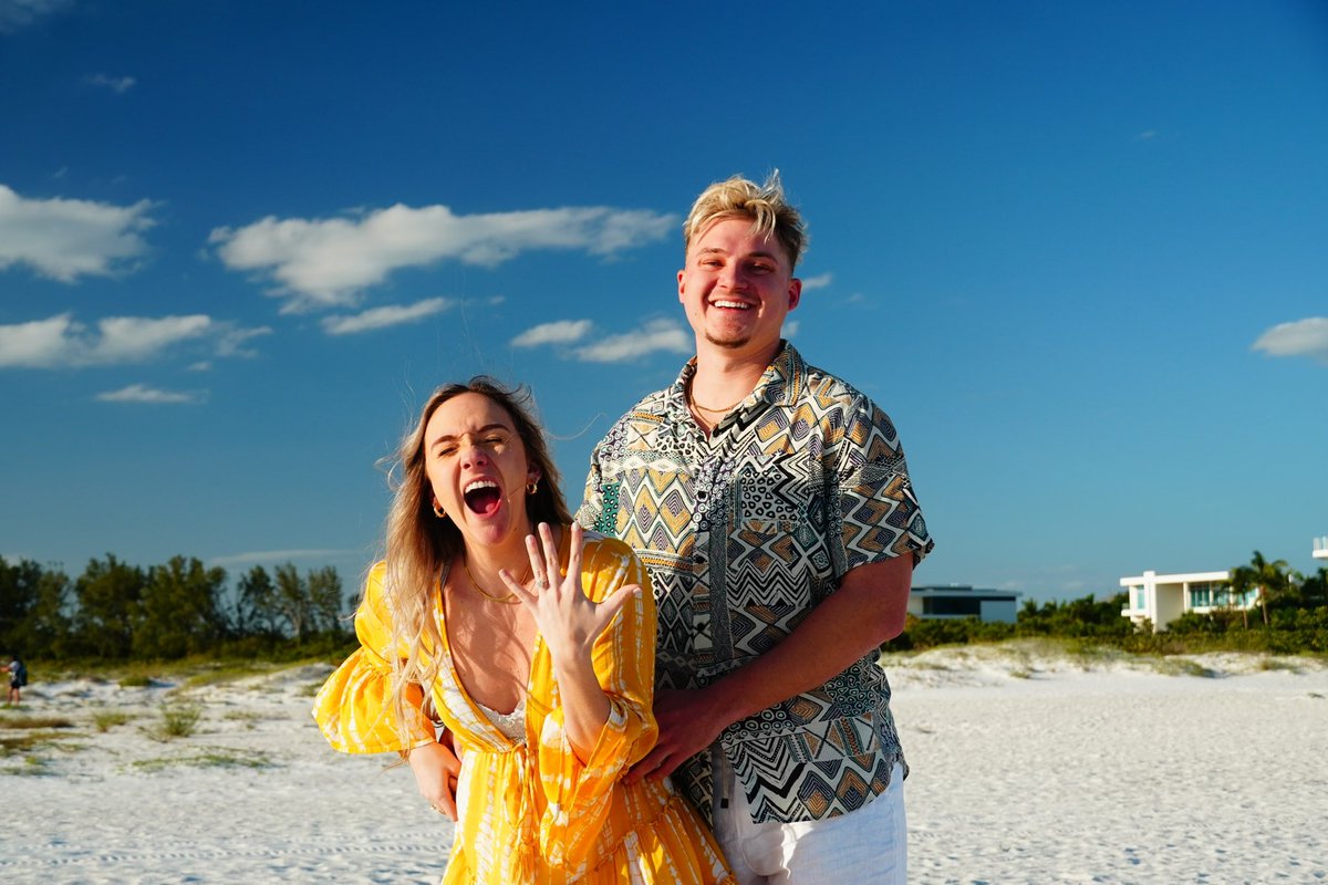 ColeTesar's tweet image. Proposed to my bestfriend ❤️❤️ @Sarruuhh_