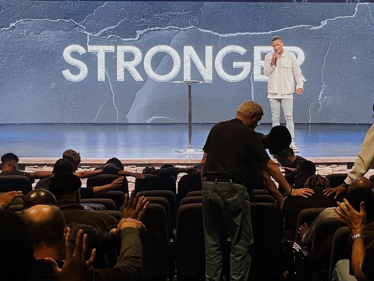 RefreshLED's tweet image. @RefreshLED is proud to serve the incredible @cagbowie community in Bowie, MD.
Product — @RefreshLED Diamond Indoor (134) 2.9mm pp 500x500mm - @novastartech Processing

#LEDWall #churchledwall #LEDscreen #ledvideowall #ledwalldesign 

youtube.com/live/Qf8wcY2q0…