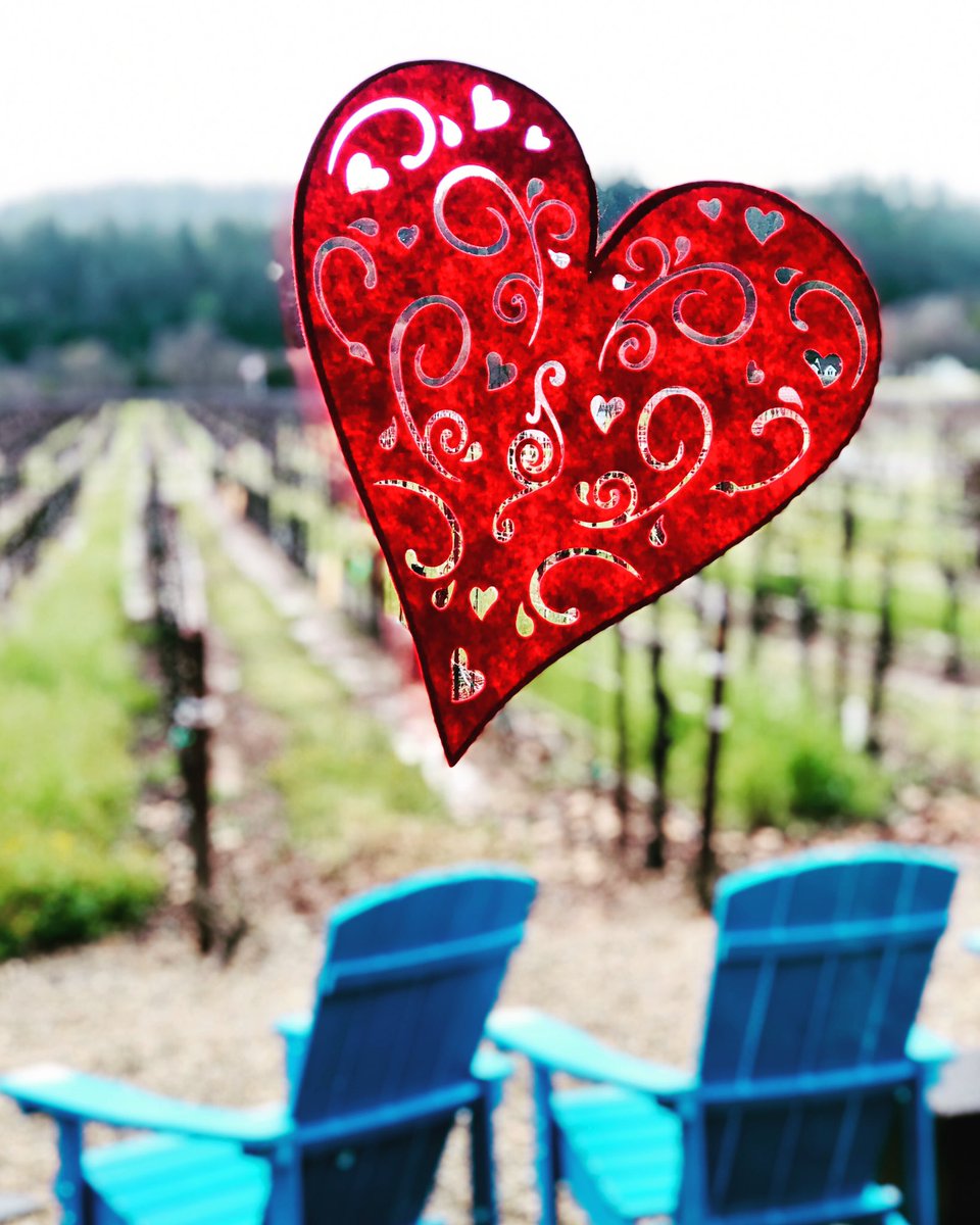 Love The Wine Your With Valentine's Weekend 💝 Feb 10-13 for wine flight, chocolate &amp; cheese pairing 🍷🧀🥂🍫

Reserve vine-side seat at: westwines.com/events-visit-u…
Walk-ins on availability.

#westwines #valentinesday #drycreekvalley #healdsburg #wineroad 
#lovethewineyourewith