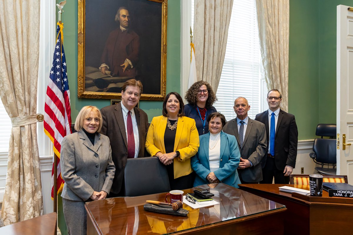 MassLtGov's tweet photo. Today, I chaired my first meeting of the Governor’s Council! Looking forward to spending many more Wednesday afternoons with my partners in government. https://t.co/xQaHZugSnV
