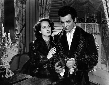 CYoung25fd8h's tweet image. Here for one of Hollywood's great unintentional campfests, #ASongtoRemember. A rare bad performance from the great Paul Muni and the hilarious casting of Block of Wood Who Walks Like a Man Cornel Wilde and dainty Merle Oberon as the truly tempestuous couple #TCMParty