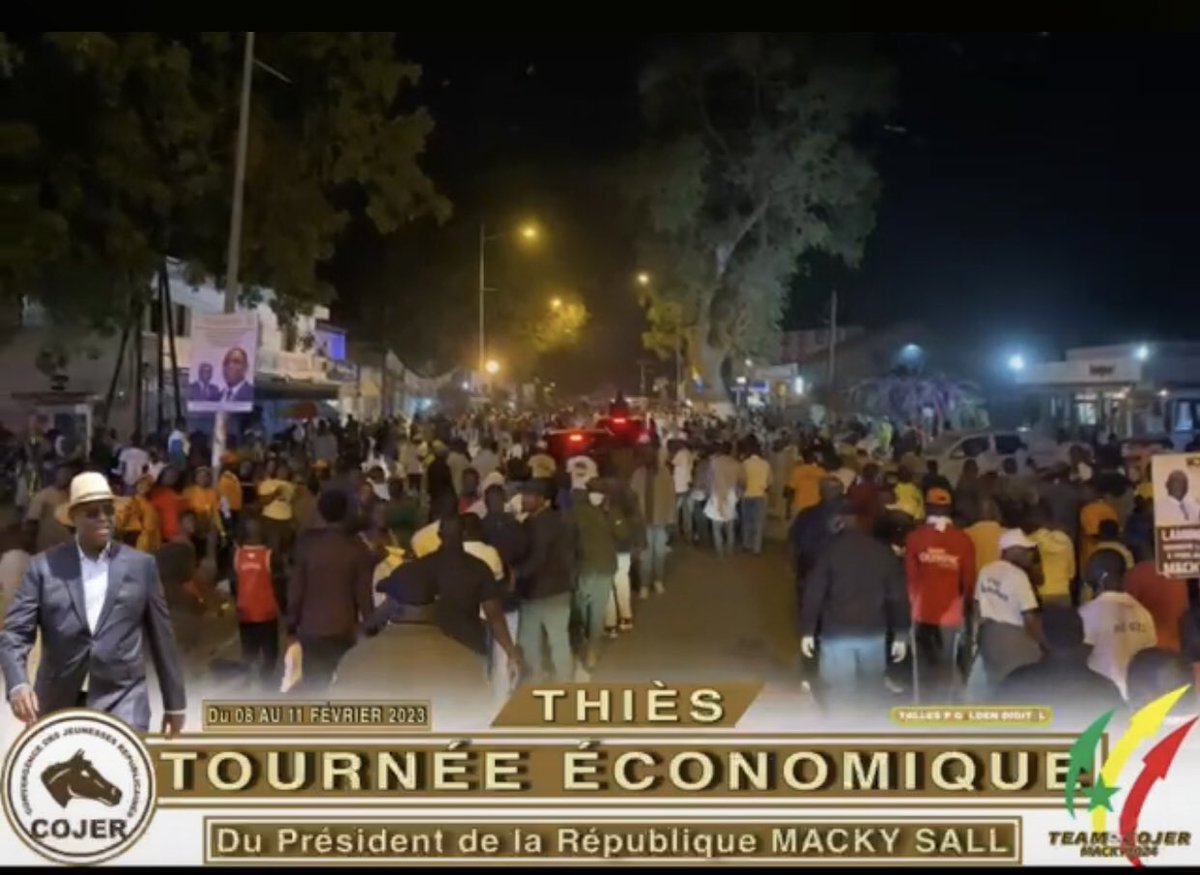 BRIC_MP's tweet photo. Accueil à Thiès de Son Excellence Monsieur Macky Sall pour la tournée économique du gouvernement…
La ferveur de la population en ébullition pour souhaiter la bienvenue à M. @Macky_Sall 
#BRICMP 🧱🧱🧱dans la place pour recueillir et travailler.
#kebetu 
#senegal 
#thies 
#benno https://t.co/XsI1nxrPBt