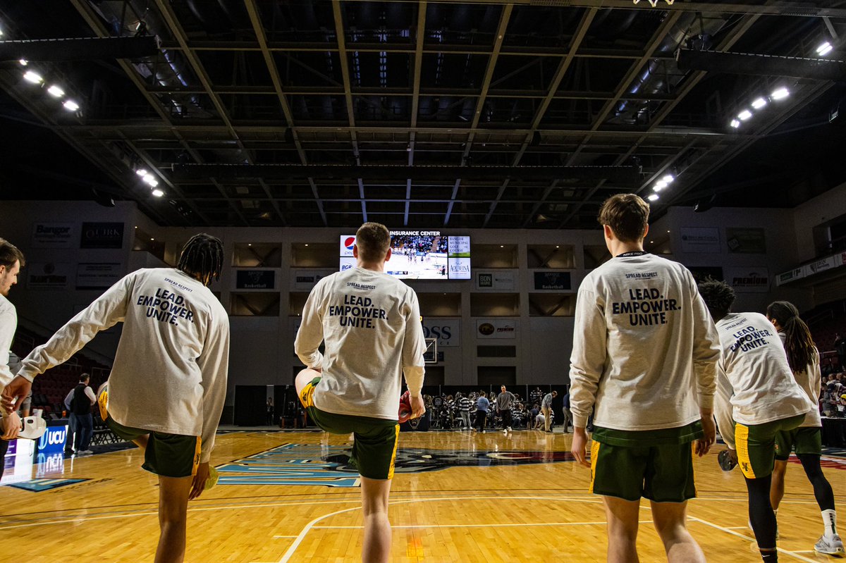 UVMmbb's tweet image. The 😼s are on the court

We’re tipping off soon 🤞🤞