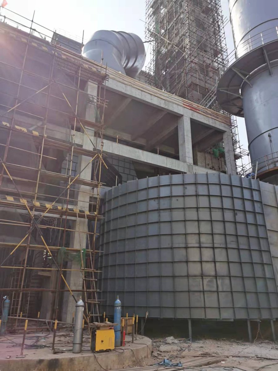 A new dust remove pipeline is being installed at the sinter plant of a steel mill.#bend #wearprotecion #ash #steelmill 

Specilized in wear-resistant products for more than 10 years.
Welcome to learn more about wear solutions.
WhatsApp:api.whatsapp.com/send?phone=008…