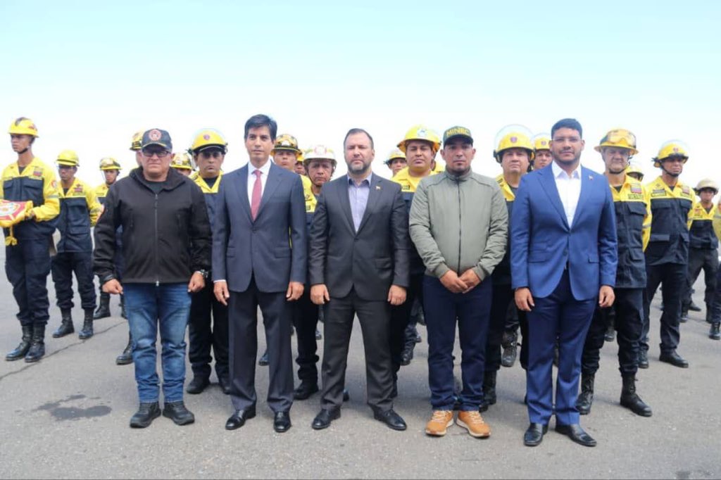 📰 #EsNoticia | Venezuela envía a Chile apoyo técnico especializado para el control y extinción de incendios (+Detalles)👇

mppre.gob.ve/2023/02/08/ven…
#PatriaGrandeEsCaribe