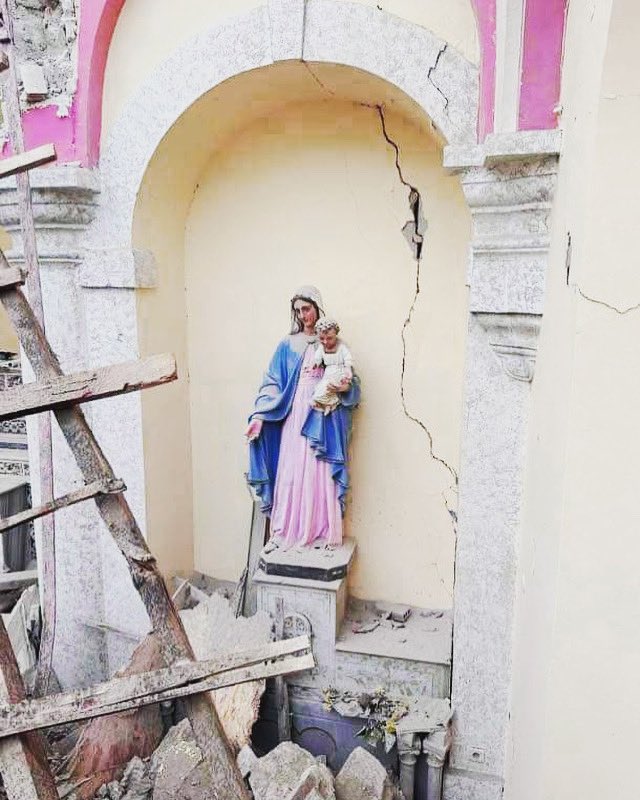 kcmasong's tweet photo. The statue of the Madonna and Child remained untouched after the devastating earthquake that hit Turkey and Syria.
The statue testifies to hope that amidst dark nights, the light of faith remains unconquerable.
#tegd #BethelSolitude #DailyDiscipleship https://t.co/njgQuRDhOF