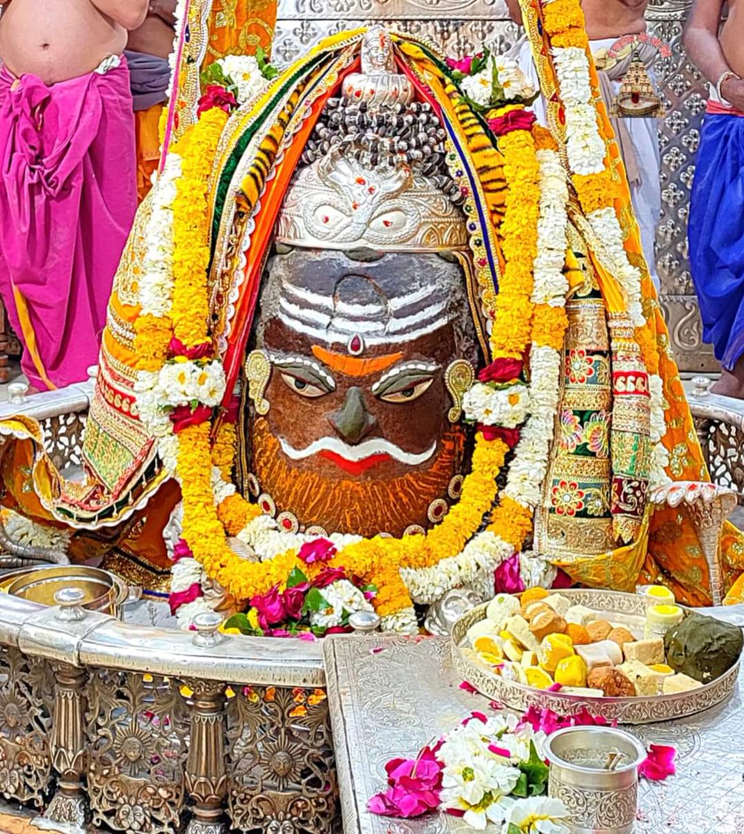 MahakalkaSevak's tweet photo. 🙏🌹जय श्री #महाकाल 🌹🙏
श्री #महाकालेश्वर_ज्योतिर्लिंग का आज का भस्मआरती श्रृंगार दिव्य दर्शन
🔱09 फरवरी 2023 ( गुरूवार ) 🔱🚩 https://t.co/lZu54BRlaJ
