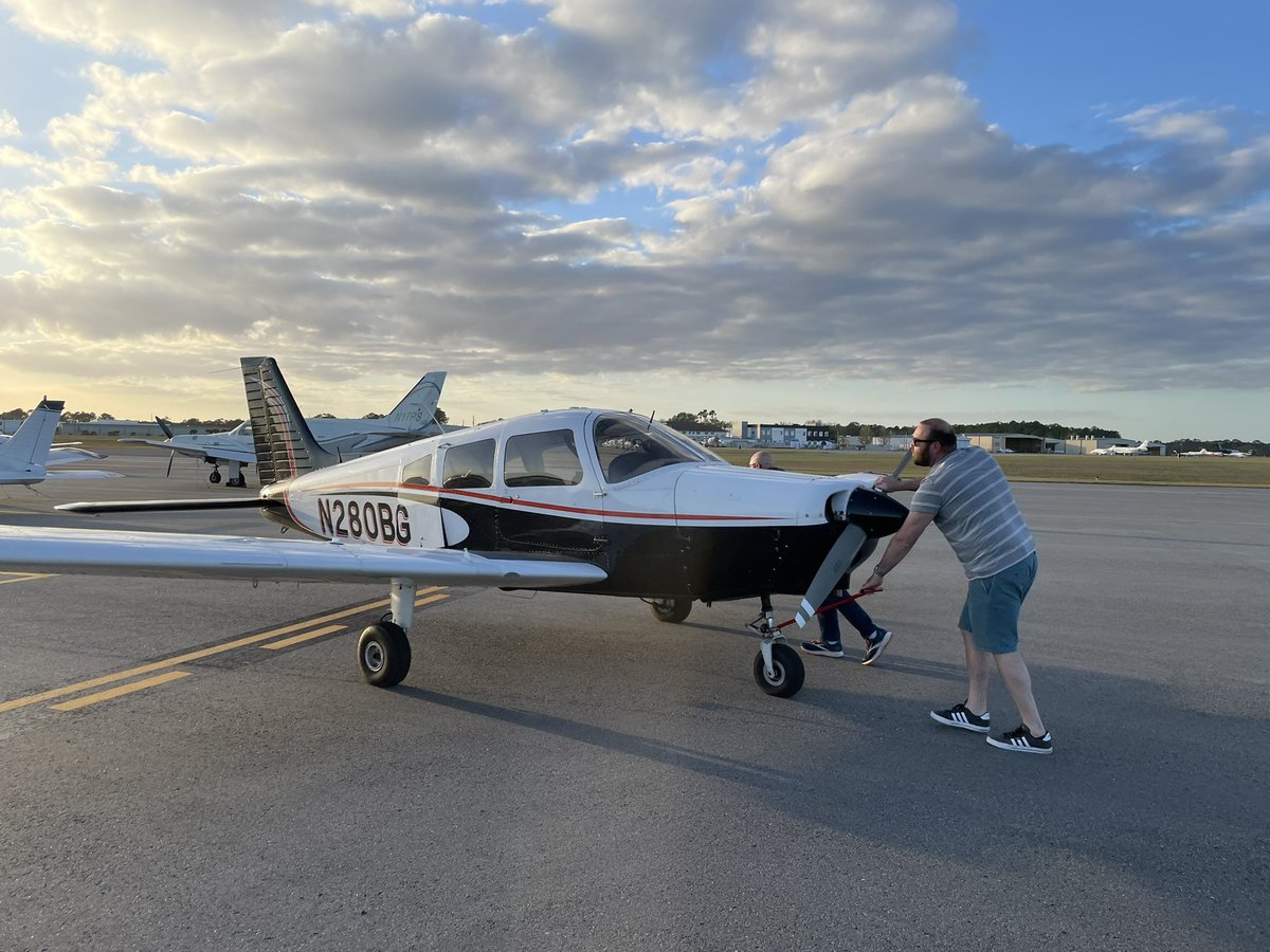 fsumatt's tweet image. Took my parents on a quick flight to KDED for dinner, and a nice sunset flight back. #AvGeek #pilotsoftwitter #teamlowwing