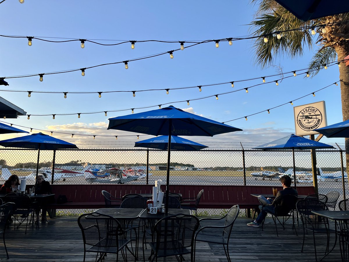 fsumatt's tweet image. Took my parents on a quick flight to KDED for dinner, and a nice sunset flight back. #AvGeek #pilotsoftwitter #teamlowwing