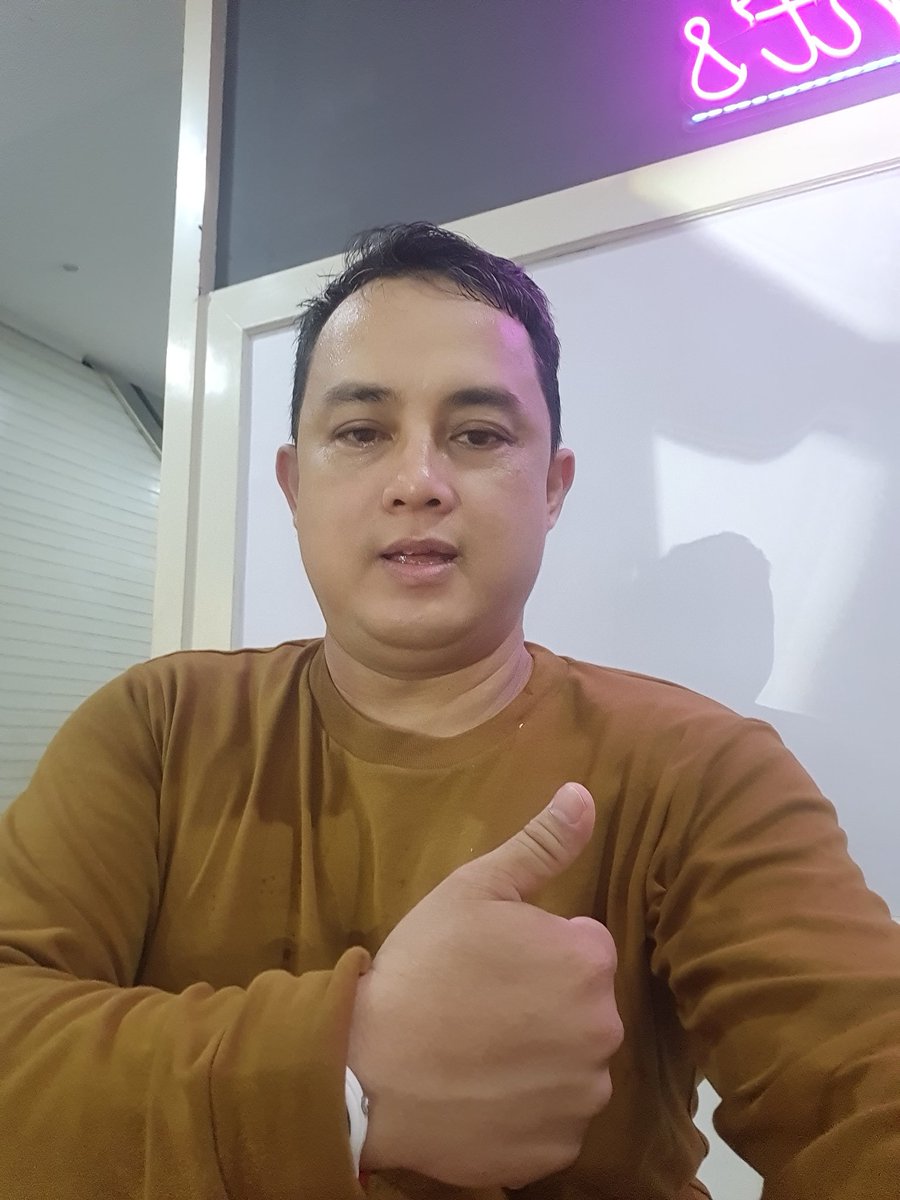 alitzabidi's tweet photo. OOTD @jokowi #ootd #Medan #jokowi #jmsi #hpn https://t.co/YKAf9ACeJw