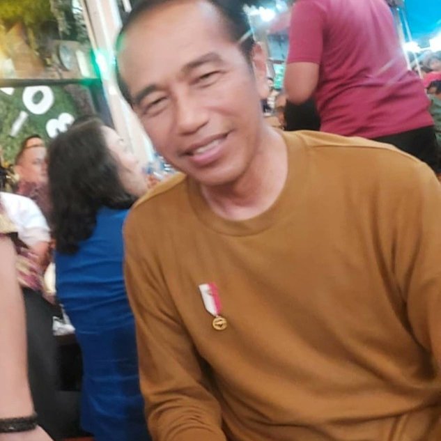 alitzabidi's tweet photo. OOTD @jokowi #ootd #Medan #jokowi #jmsi #hpn https://t.co/YKAf9ACeJw