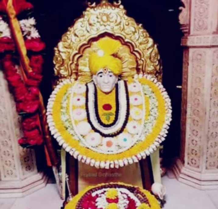 नमो गुरू शुभांकरा नमो गुरू कृपा करा। नमो गुरू तमा करा नमो गुरू परात्परा। अनंत कोटी ब्रम्हांडनायक महाराजाधिराज योगीराज परब्रम्ह सच्चिदानंद भक्तप्रतिपालक शेगाव निवासी समर्थ सद्गुरु श्रीगजानन महाराज की जय 🙏🙏🙏गुरुप्रभात।।