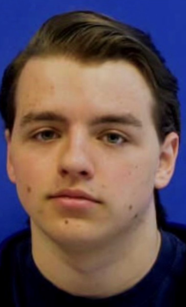 BaltCoPolice's tweet photo. #BCoPD is continuing to search for 24yo David Linthicum 5'7"- 165 lbs. - facial hair -hair color/auburn. Last seen wearing black pants &amp; hoodie. Armed and dangerous - if located - do not approach - call 911.  News Release: https://t.co/K4gPf5BPbn https://t.co/L5Em3BqMxJ
