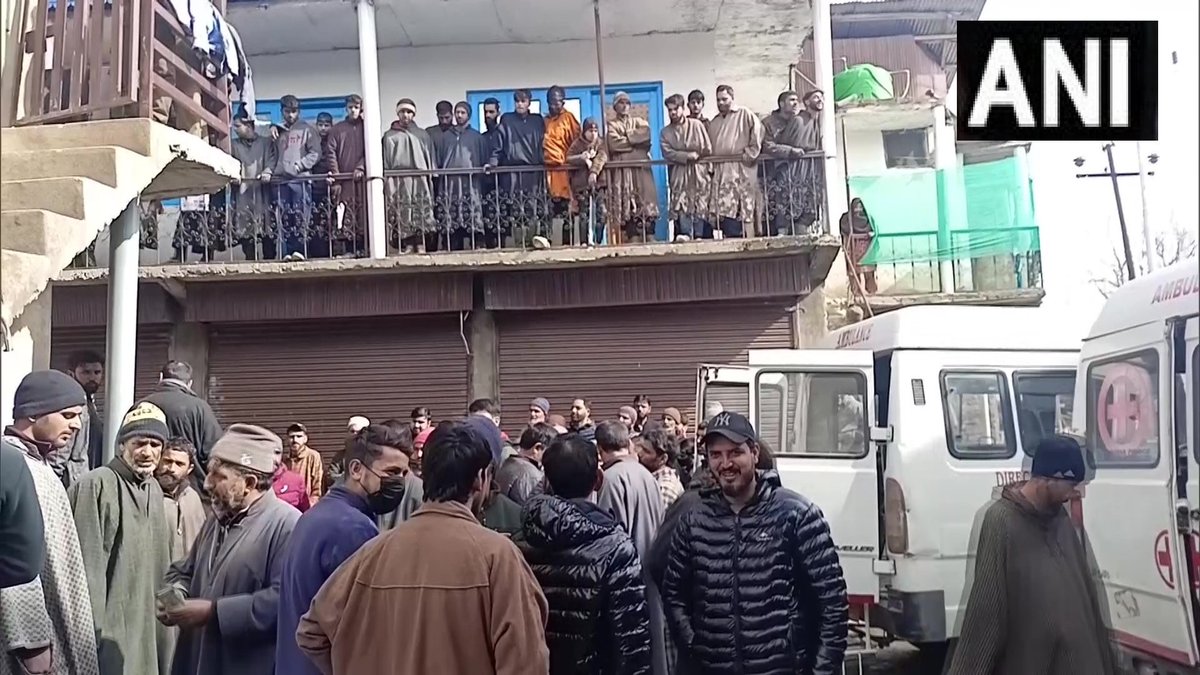 J&K | Five members of a family were found dead in Kupwara
I reached here in an … J&K | Five members of a family were found dead in Kupwara
I reached here in an …