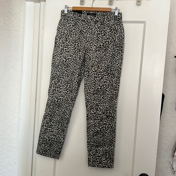 ColombianaStyle's tweet photo. So good I had to share! Check out all the items I'm loving on @Poshmarkapp #poshmark #fashion #style #shopmycloset #bananarepublic #jcrew #madewell: https://t.co/LWEbxQnbCp https://t.co/nRYX8R9dJX