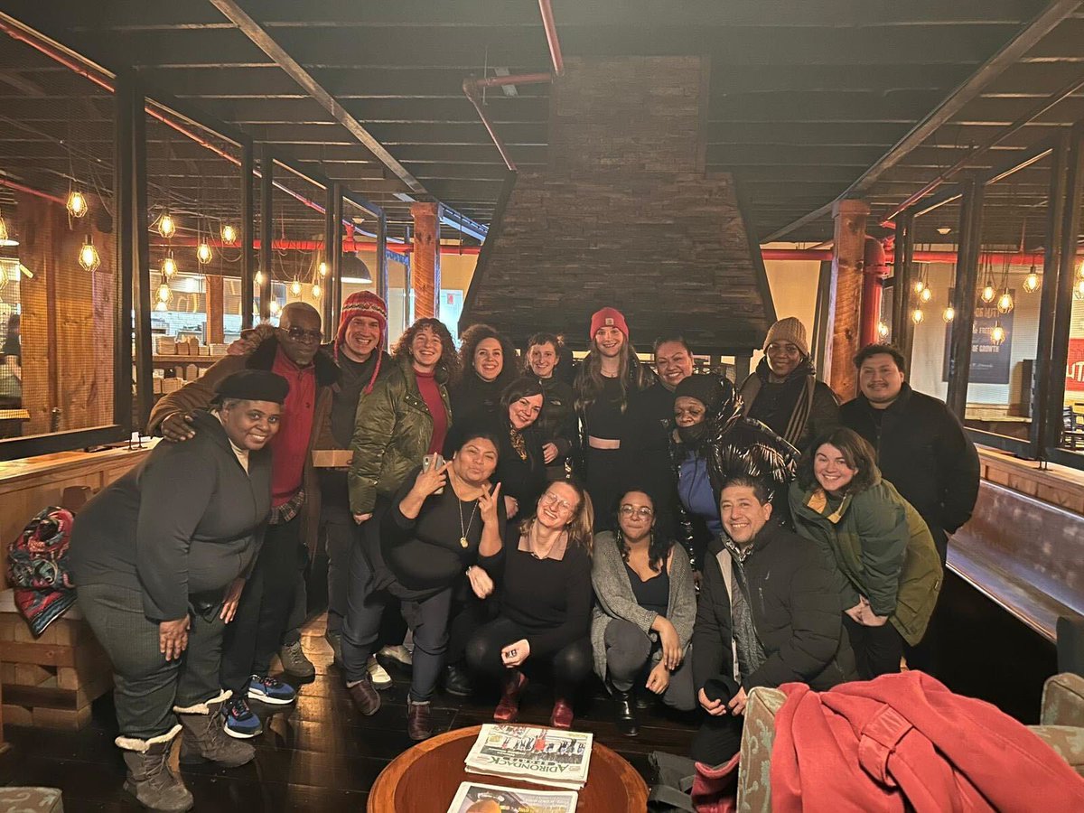 marcelaforny's tweet photo. In 2023, we will:

📜 Pass Good Cause Eviction Protections 
💵 Pass the Housing Access Voucher Program
🏢 Pass the Tenant Opportunity to Puchase Act
🌇 Build towards an era for Social Housing for all

Get involved: https://t.co/pMaQJqqD1p https://t.co/NpseJgloJK