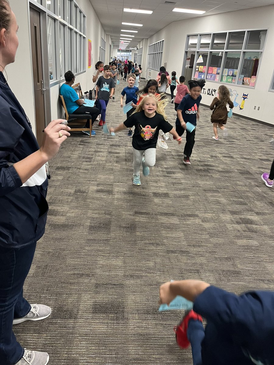 MrsNgo04's tweet photo. Our Wolves on the run club has started, 135 participants, training for that Superintendent Fun Run. Rain or shine, let’s go! @SuptMarkHenry #superintendentfunrun @WoodardCFISD https://t.co/DARCXWdN5Q